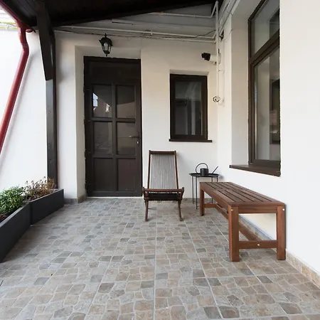 Lägenhet Lovely Flat With Patio And Mountain Views Braşov