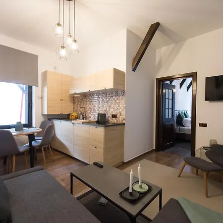 Apartment Lovely Flat With Patio And Mountain Views