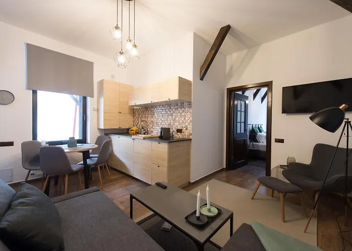 Apartment Lovely Flat With Patio And Mountain Views