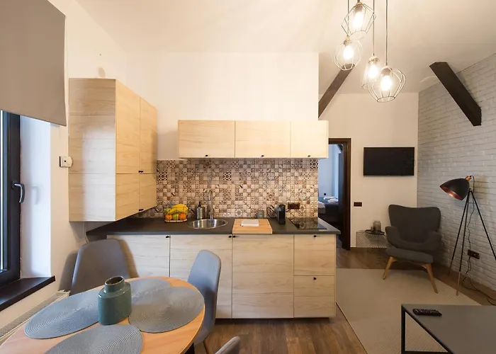 Lägenhet Lovely Flat With Patio And Mountain Views