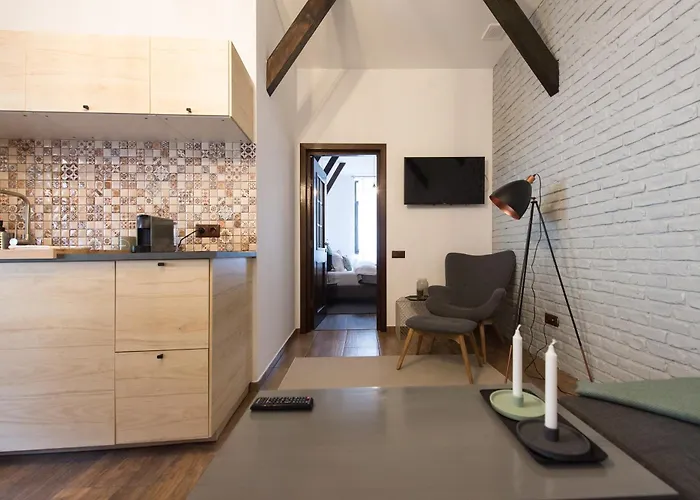 Lovely Flat With Patio And Mountain Views ブラショフ